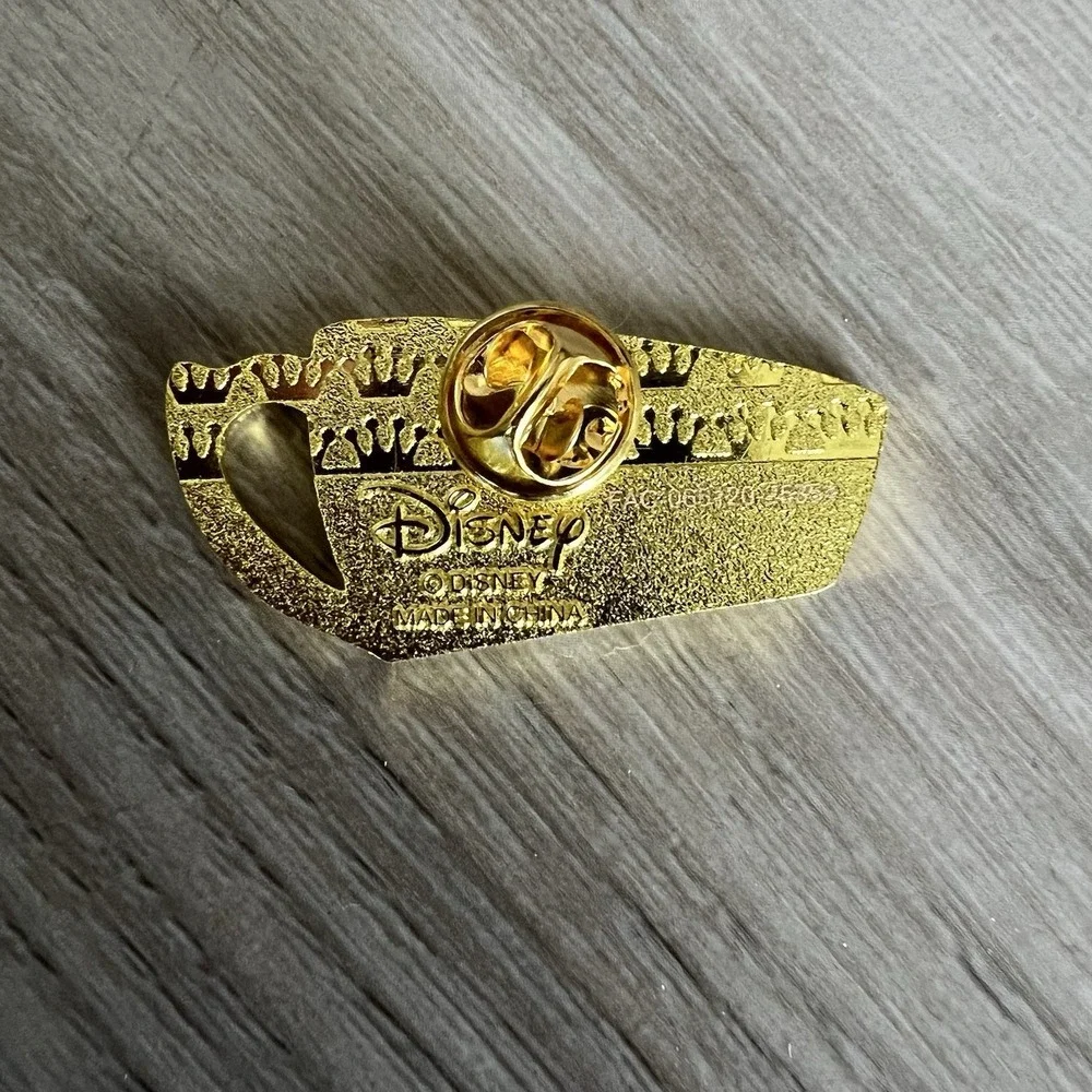 CHESHIRE CAT PIN - Loungefly Disney Alice in Wonderland Unbirthday Blind-Box Pin